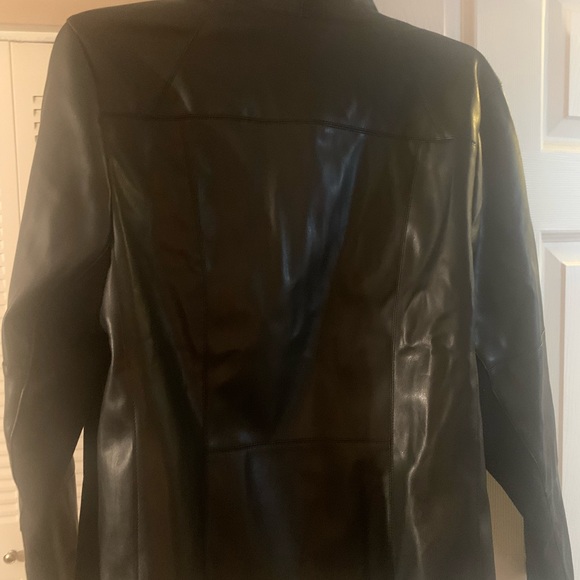 BLACK FAUX LEATHER JACKET. - Picture 3 of 5